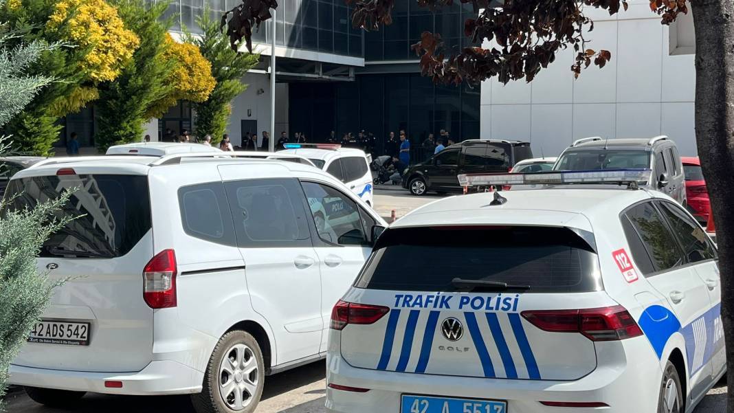 Konya’da polis bıçaklanmıştı! Hakim, herkesin sorduğu o soruyu yöneltti 2